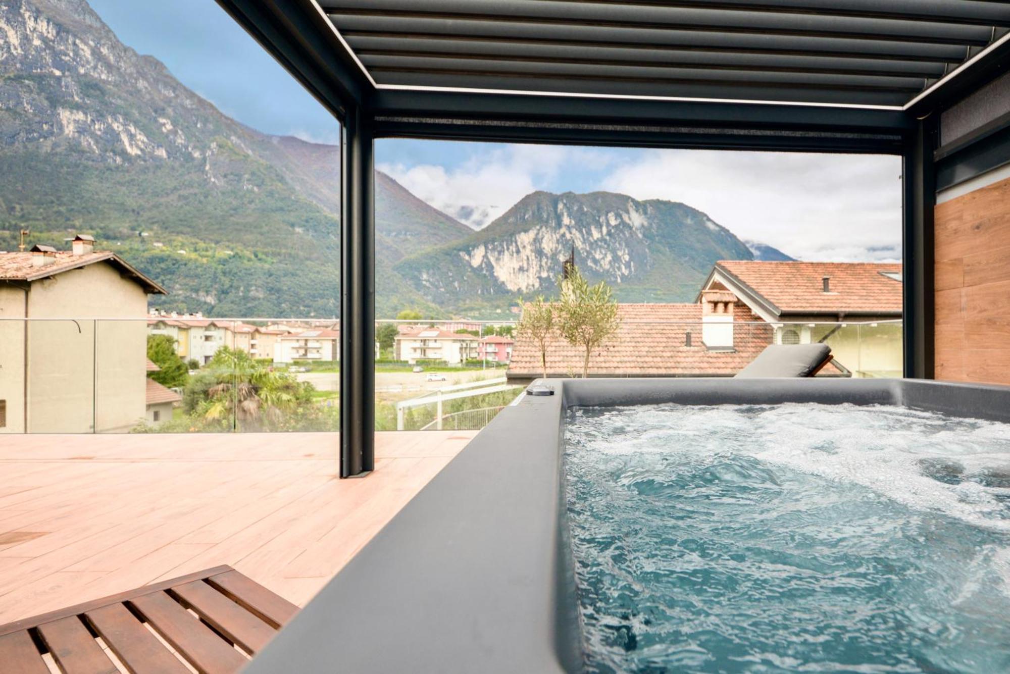 Garda Family & Solarium Leilighet Riva del Garda Eksteriør bilde
