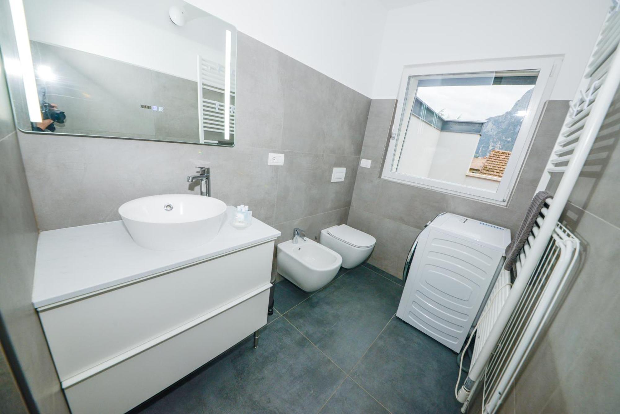 Garda Family & Solarium Leilighet Riva del Garda Eksteriør bilde