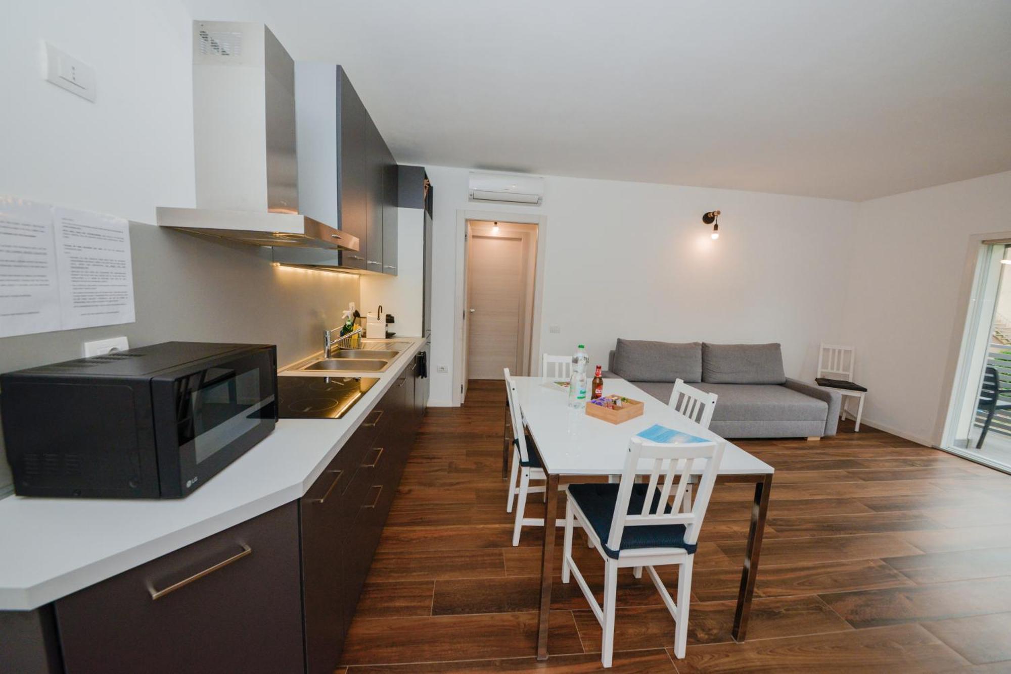 Garda Family & Solarium Leilighet Riva del Garda Eksteriør bilde